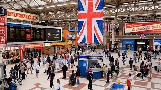 A Walk Through The London Victoria Station London England [upl. by Harbed937]